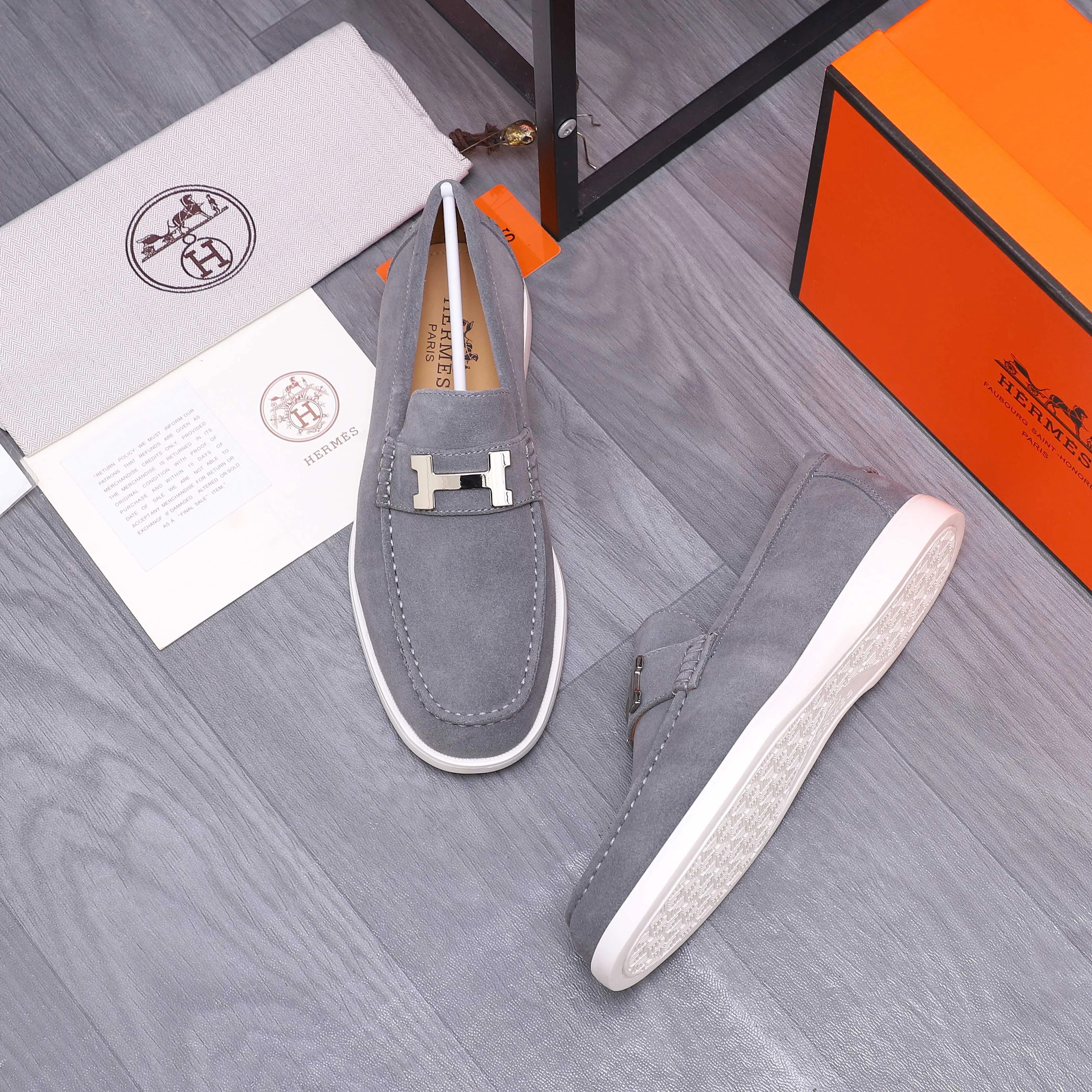 Men's shoes 💰p560 Product trademark: HERMES "Hermès" casual slip-on men's shoes. Regular size: 38-46 (45.46 is custom-made and non-refundable) Product materials: Selected frosted cowhide upper, cowhide lining, original foam rubber ultra-light sole